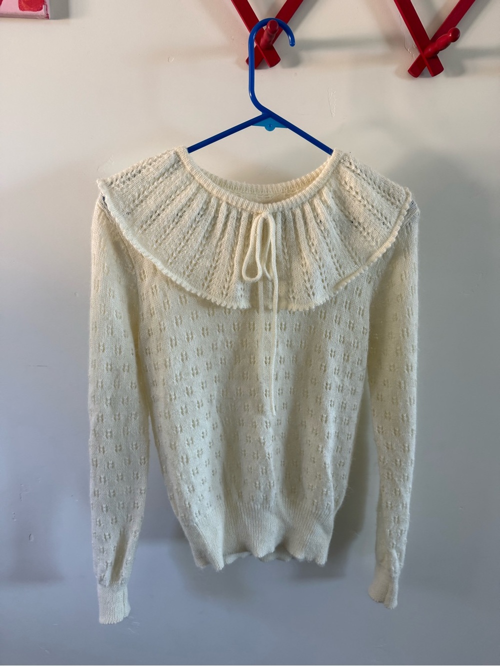 Women's Vintage Cream Knit Sweater with Ruffled Collar